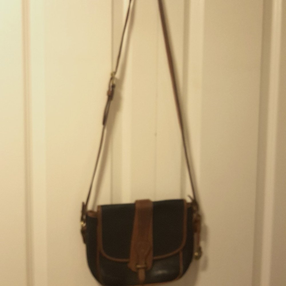 Vintage Dooney & Bourke crossbody bag.